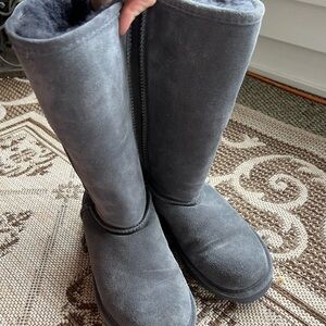 Bear paw boots grey size 10